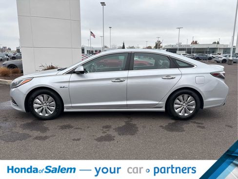 Used 2017 Hyundai Sonata SE image 3