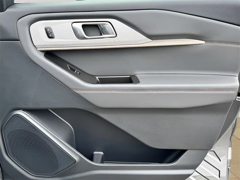 New 2025 Ford Explorer Active w/ Active Comfort Package image 29