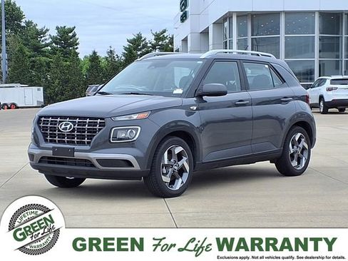 Certified 2025 Hyundai Venue SEL FWD image 1