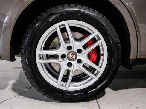 Used 2013 Porsche Cayenne Turbo AWD/4WD image 56