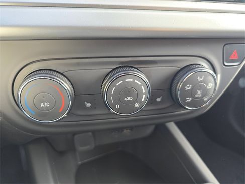 New 2026 Chevrolet Trax RS w/ Sunroof Package image 25