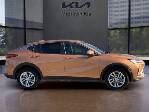 Used 2024 Buick Envista Preferred w/ Convenience I Package image 2