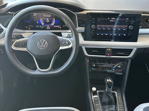 New 2026 Volkswagen Taos SE FWD image 12