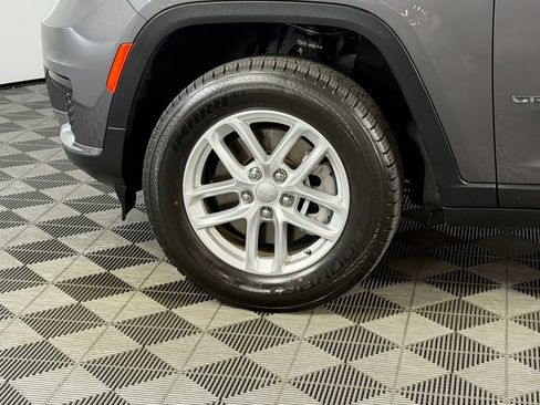 Used 2023 Jeep Grand Cherokee L Laredo RWD image 12
