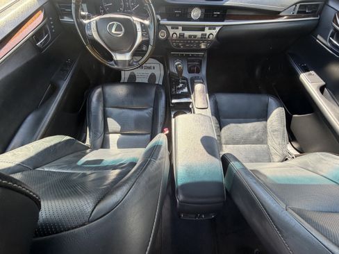 Used 2013 Lexus ES 350 w/ Luxury Pkg FWD image 17