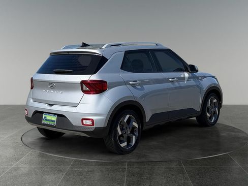 Used 2021 Hyundai Venue SEL w/ Premium Package FWD image 9