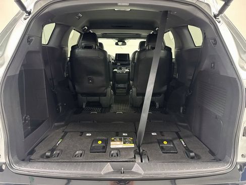 Used 2023 Toyota Sienna XSE AWD/4WD image 27
