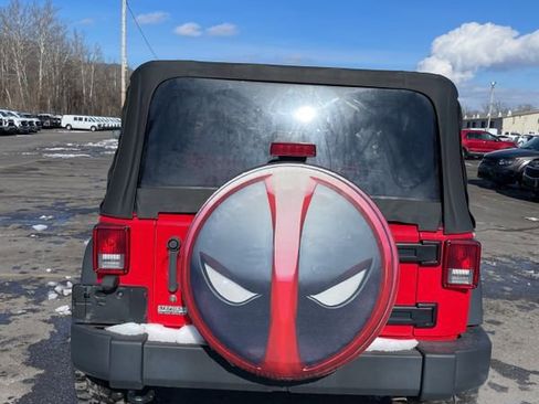 Used 2018 Jeep Wrangler Sport image 8