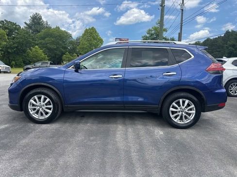 Used 2018 Nissan Rogue SV w/ Premium Package FWD image 4