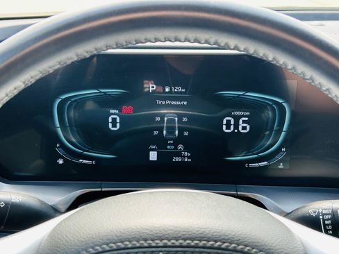 Used 2025 Kia Telluride S FWD image 18