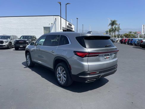 Used 2025 Buick Enclave Preferred FWD image 7