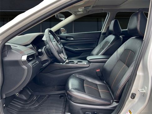 Used 2020 Nissan Altima 2.5 SR w/ Premium Package image 9