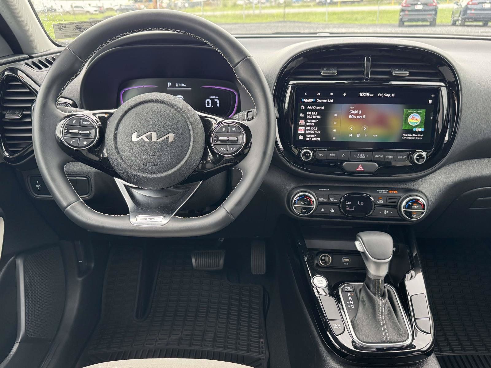 Used 2024 Kia Soul GT-Line FWD image 2