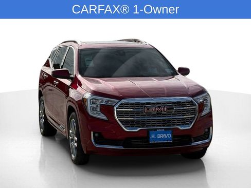 Used 2024 GMC Terrain Denali w/ Denali Premium Package image 3