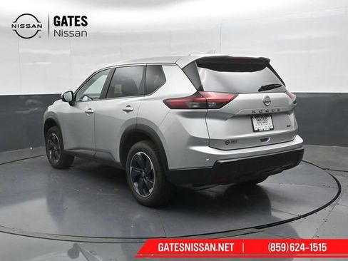 Used 2025 Nissan Rogue SV AWD/4WD image 8