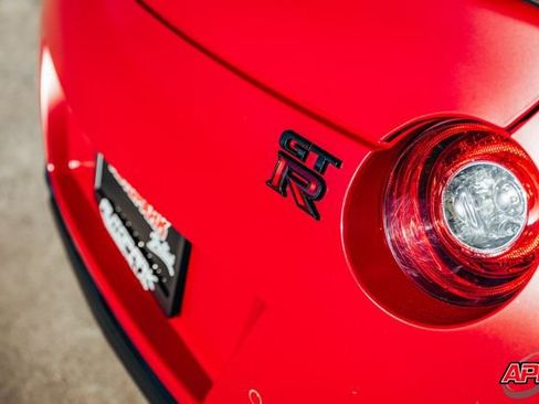 Used 2020 Nissan GT-R Premium w/ Premium Interior Package image 33