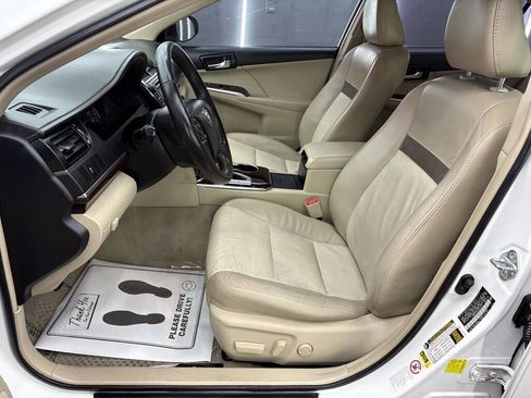 Used 2012 Toyota Camry XLE FWD image 9