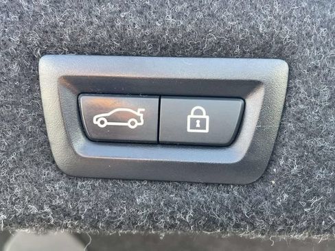 Used 2019 BMW 530i xDrive w/ Convenience Package AWD/4WD image 11