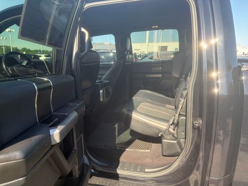 Used 2019 Ford F150 Platinum w/ Equipment Group 701A Luxury AWD/4WD image 16