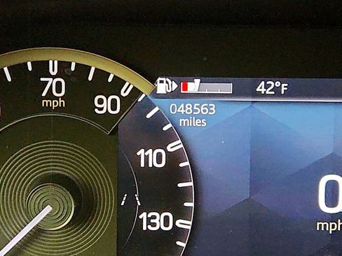 Used 2023 Land Rover Defender 130 S image 16