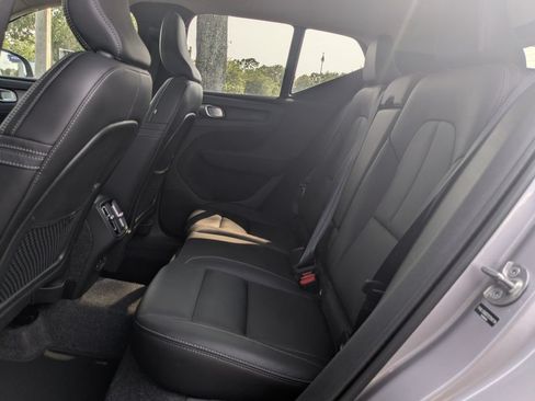 Certified 2026 Volvo XC40 B5 Plus AWD/4WD image 18