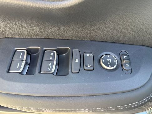 New 2026 Honda HR-V EX-L image 13