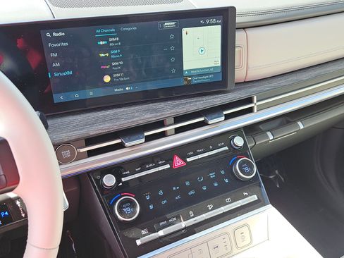 Certified 2024 Hyundai Santa Fe Limited image 21