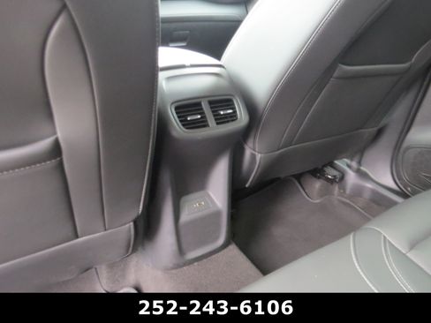 Used 2025 Buick Envision Preferred AWD/4WD image 14