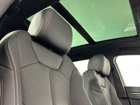 Used 2025 Audi Q3 2.0T Premium w/ Convenience Package image 16