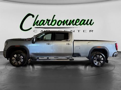 Used 2024 GMC Sierra 3500 Denali image 2