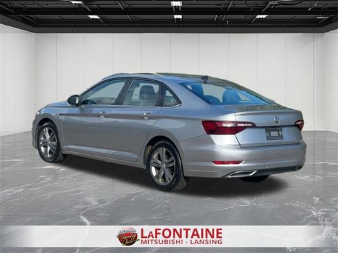 Used 2021 Volkswagen Jetta R-Line w/ R-Line Cold Weather Package image 3