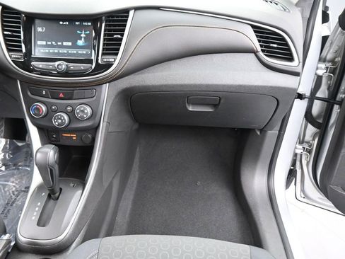 Used 2017 Chevrolet Trax LS w/ Fleet Convenience Package AWD/4WD image 43