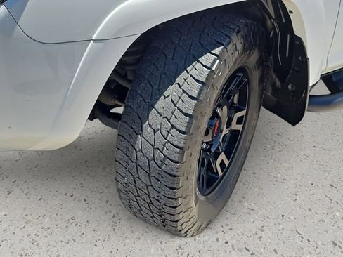 Used 2023 Toyota 4Runner SR5 Premium w/ Moonroof Package RWD image 34