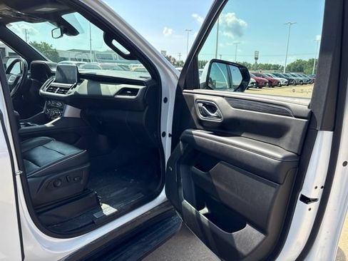 Used 2021 GMC Yukon SLT w/ Rear Media and Nav Package AWD/4WD image 20
