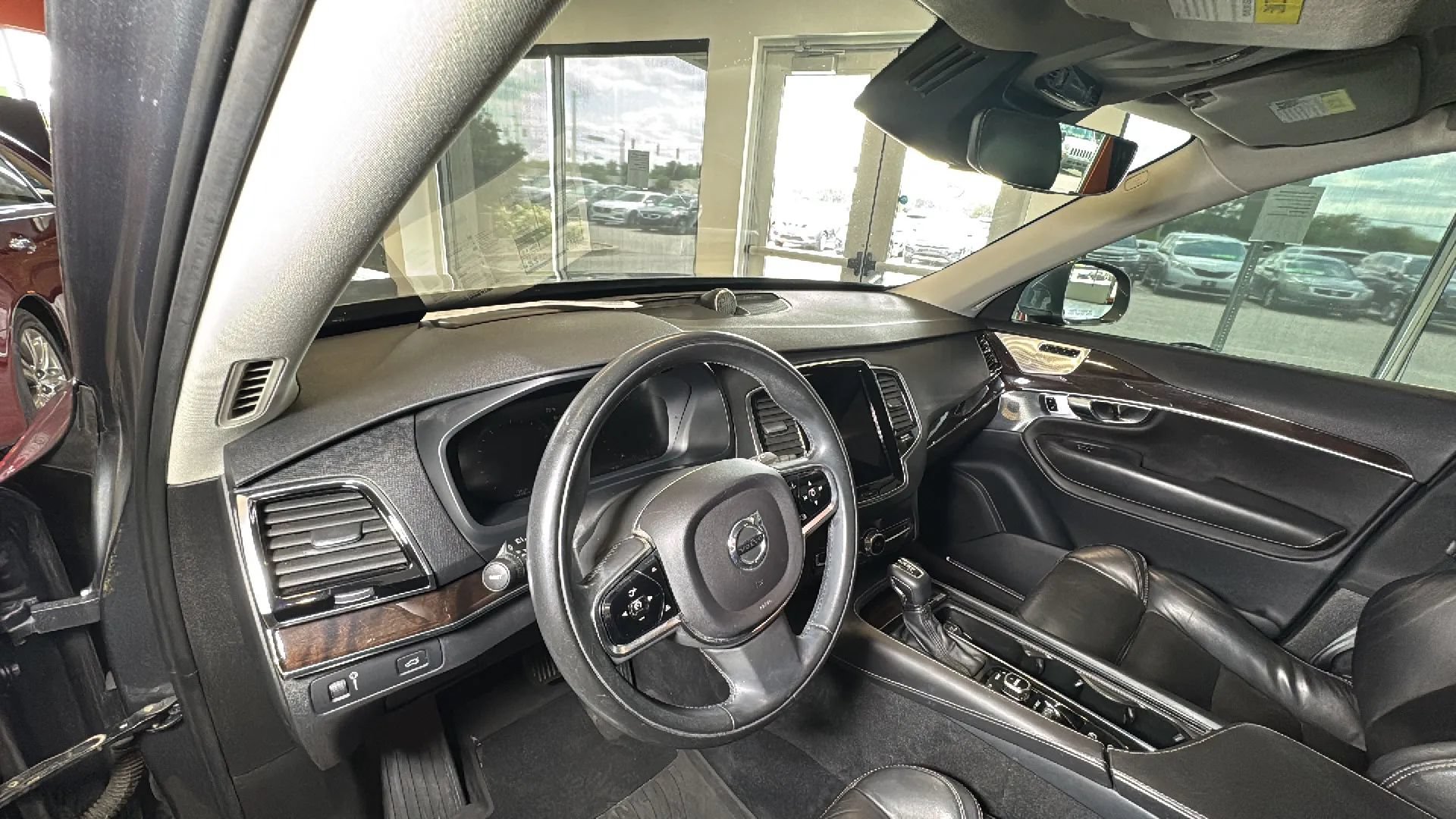 Used 2017 Volvo XC90 T6 Momentum w/ Vision Package AWD/4WD image 20