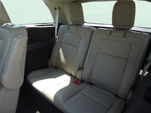 Used 2021 Lincoln Aviator Grand Touring w/ Equipment Group 301A image 30