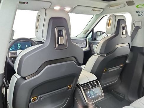 Used 2024 Rivian R1S Adventure AWD/4WD image 31