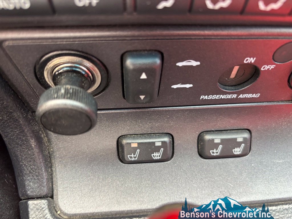 Used 2005 Ford Thunderbird RWD image 29