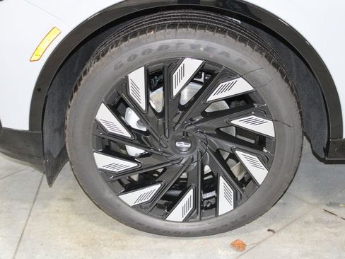 New 2026 Lincoln Nautilus Reserve w/ Jet Appearance Package image 18