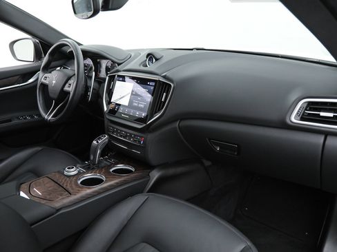 Certified 2023 Maserati Ghibli Modena RWD image 12