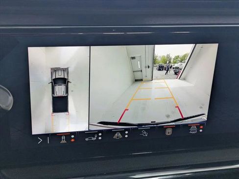 Used 2024 GMC Sierra 2500 AT4 w/ AT4 Premium Plus Package AWD/4WD image 14