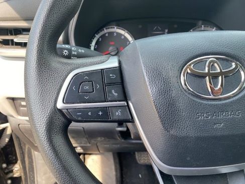Used 2022 Toyota Highlander L AWD/4WD image 19