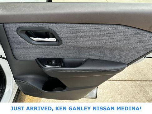Certified 2023 Nissan Rogue SV AWD/4WD image 19