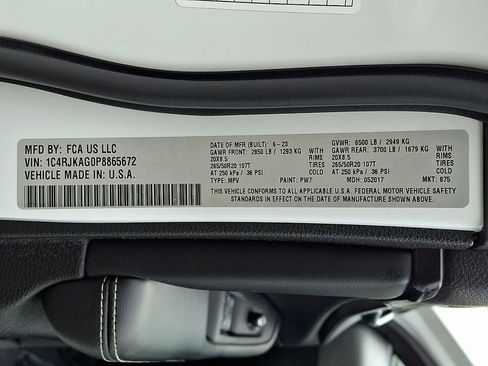 Used 2023 Jeep Grand Cherokee L Laredo image 28