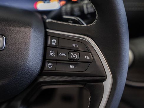 New 2025 Jeep Grand Cherokee Altitude image 26