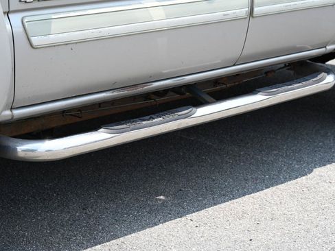 Used 2006 Chevrolet Silverado 2500 LT w/ Skid Plate Package AWD/4WD image 11
