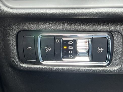 Used 2023 Lincoln Corsair AWD w/ Equipment Group 101A image 16