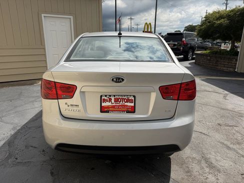 Used 2010 Kia Forte EX FWD image 9