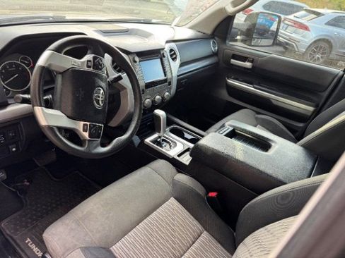 Used 2015 Toyota Tundra SR5 w/ SR5 Upgrade Package image 20