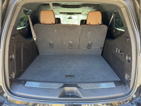Used 2021 Chevrolet Suburban High Country image 7